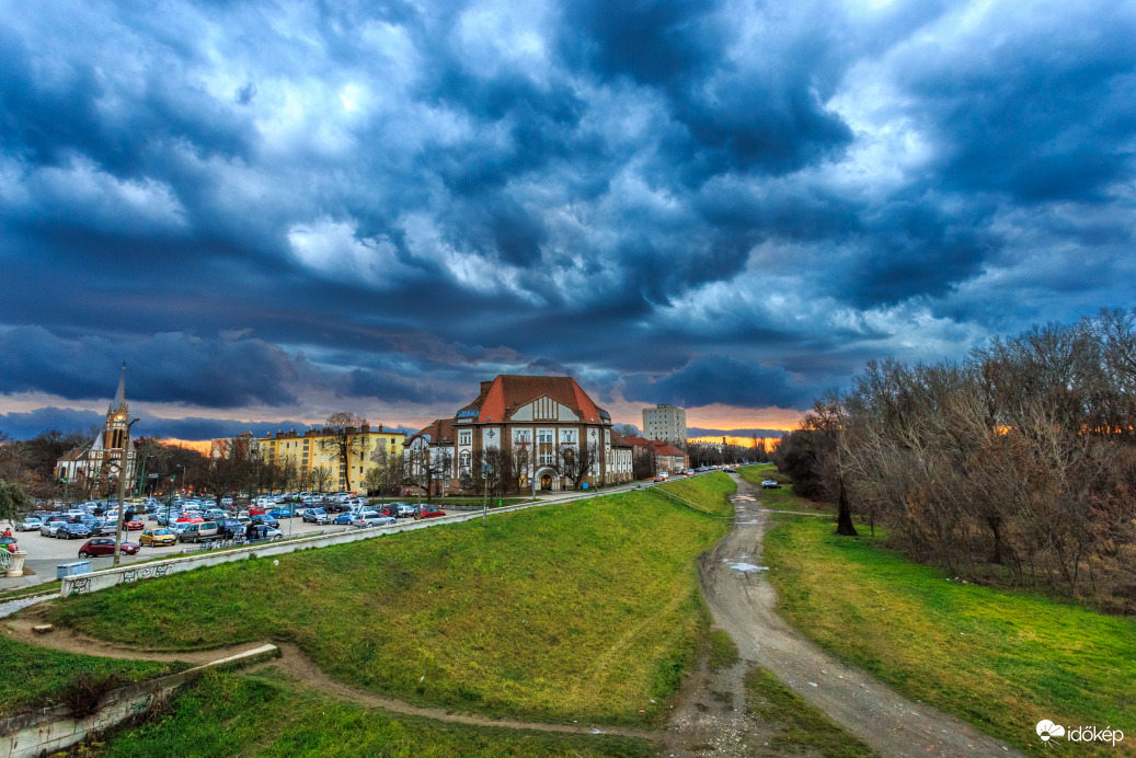 Napnyugta után