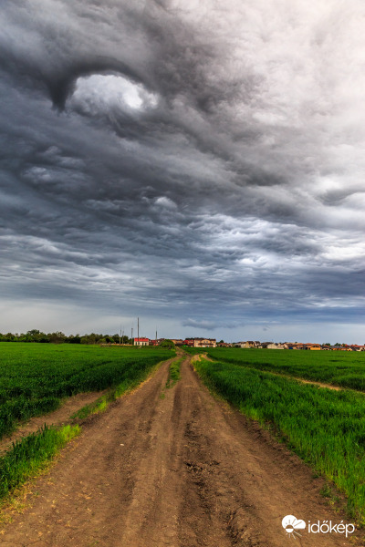 Undulatus Asperatus felhők Szeged mellett