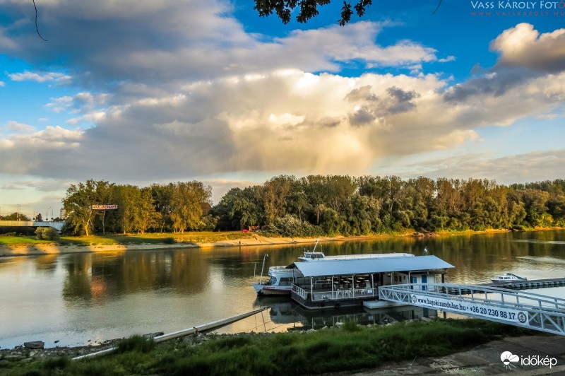 Októberi felhővarázs