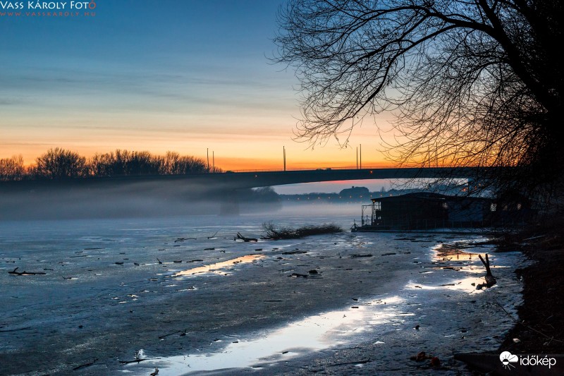 "Gőzölgő" jégtenger II.