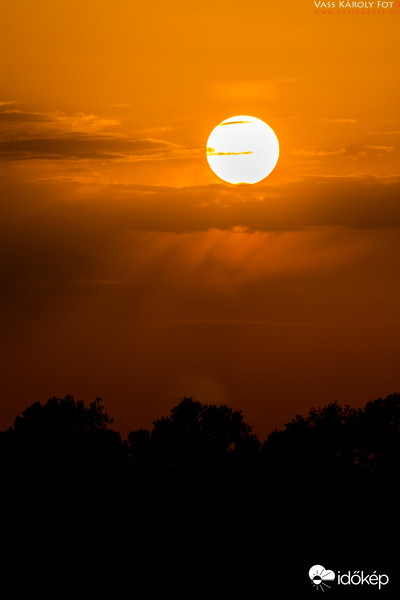 Kánikulai naplemente
