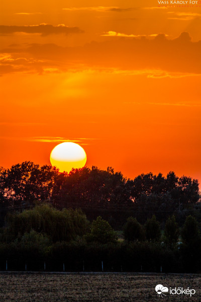 Kánikulai naplemente