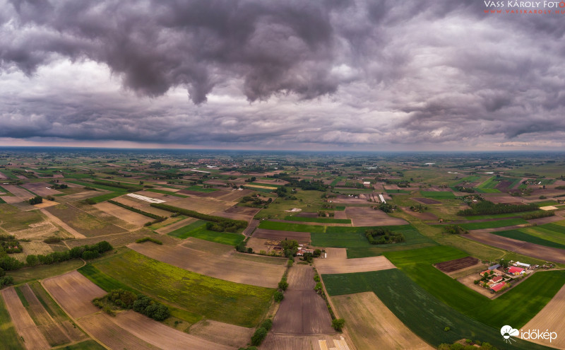 250 méter magasan...