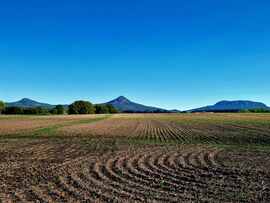 Tanúhegyek láncolata