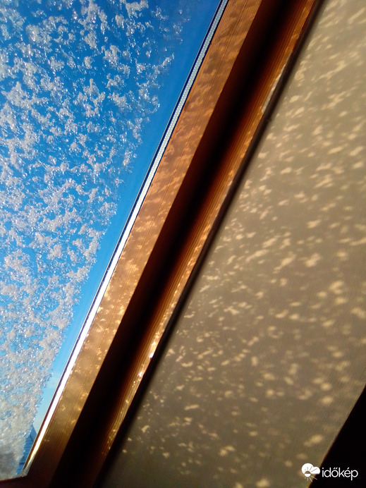 Délelőtti csoda az ablakban