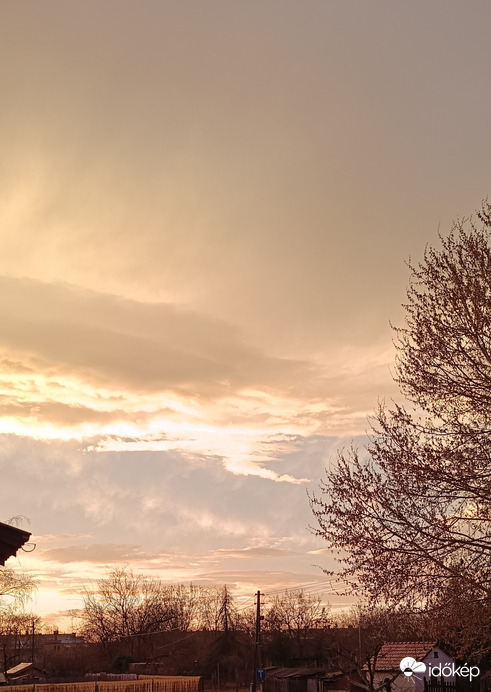 Reméljük,nem sok "sár" fog esni....