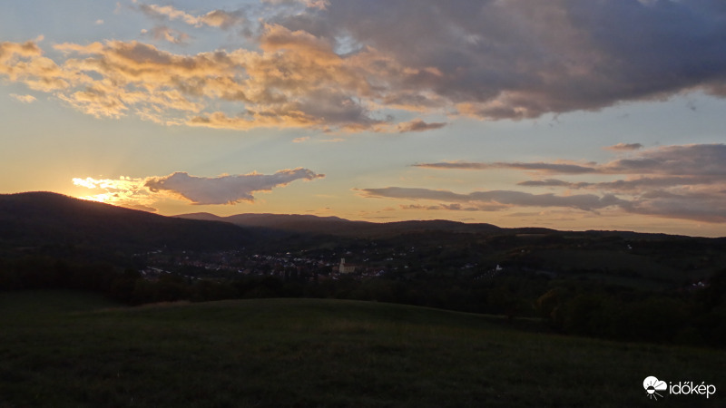 A Naplemente sárkánya a Mecsek felett