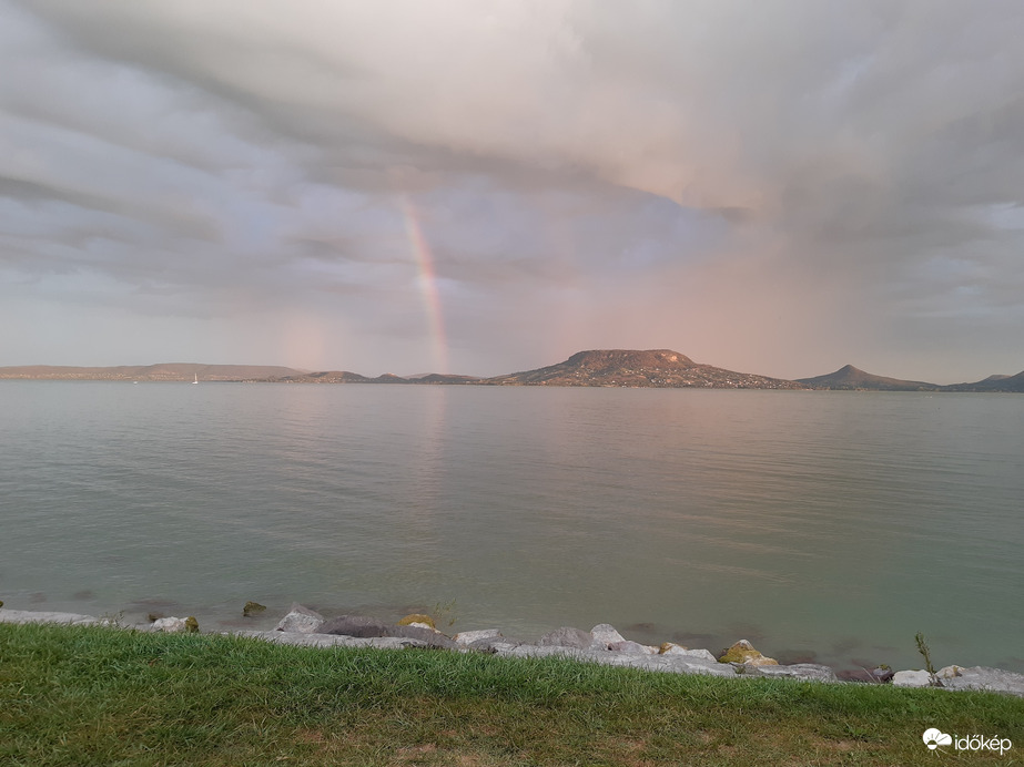 szivárvány köszönti a Balatont