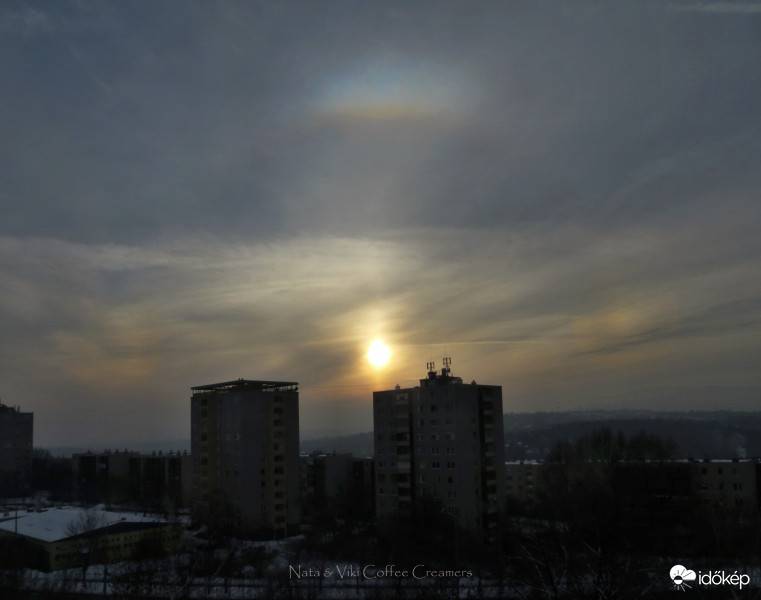 Komplex halo ma délután