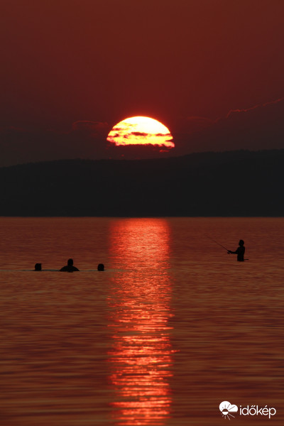 És mindhármat kifogta :)