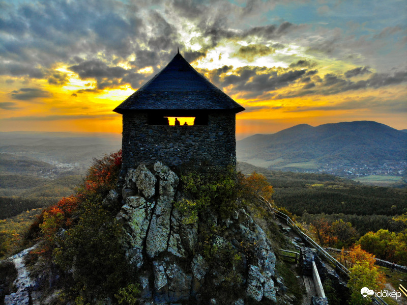 Megunhatatlan Salgó vár