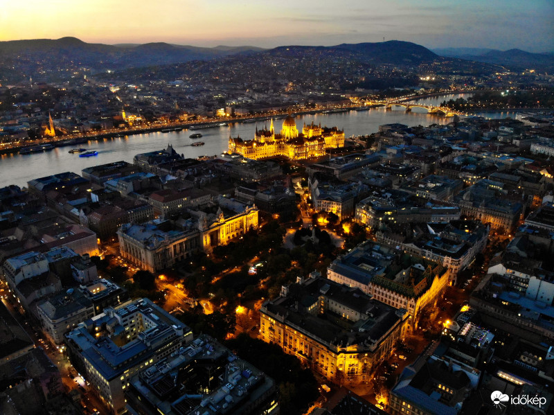 Budapesti szürkületi színek