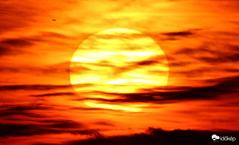 Kisrepülővel a Naplementébe.
