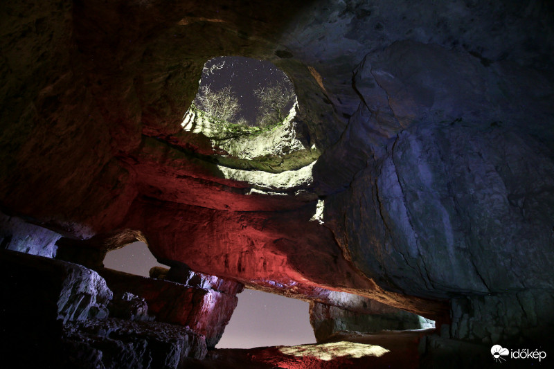 Szelim-lyuk saját kivilágításban