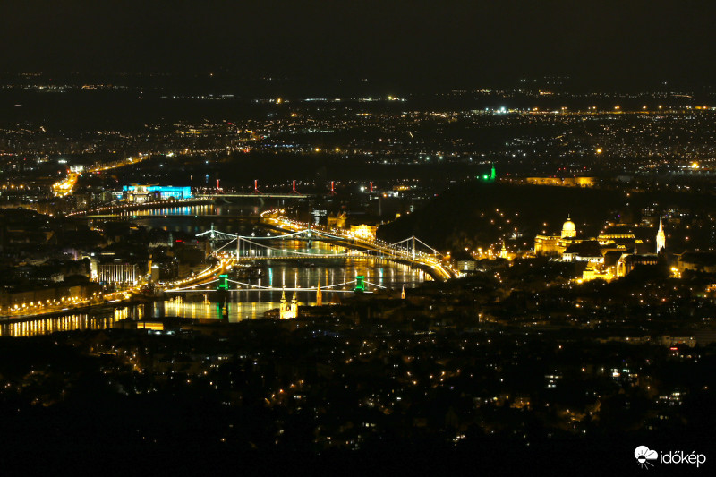 Vasárnap esti Budapest