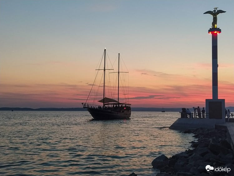 Balaton naplementében 