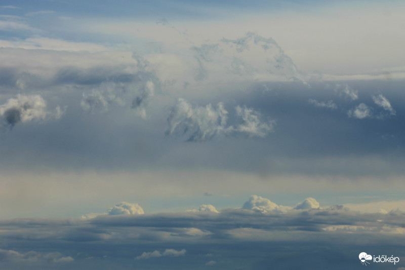 Délelőtti felhők /részlet/