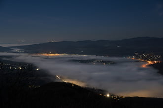 Éjjeli ködfolyam a Duna völgyében