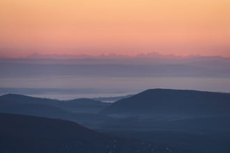 Ma reggel a tiszta időnek köszönhetően Prédikálószékről látni lehetett a Magas-Tátra hegyvonulatait.