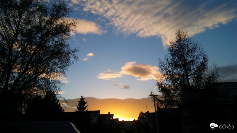 lakóparki naplemente