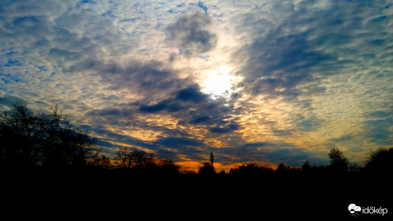 Krokodilbőrös naplemente