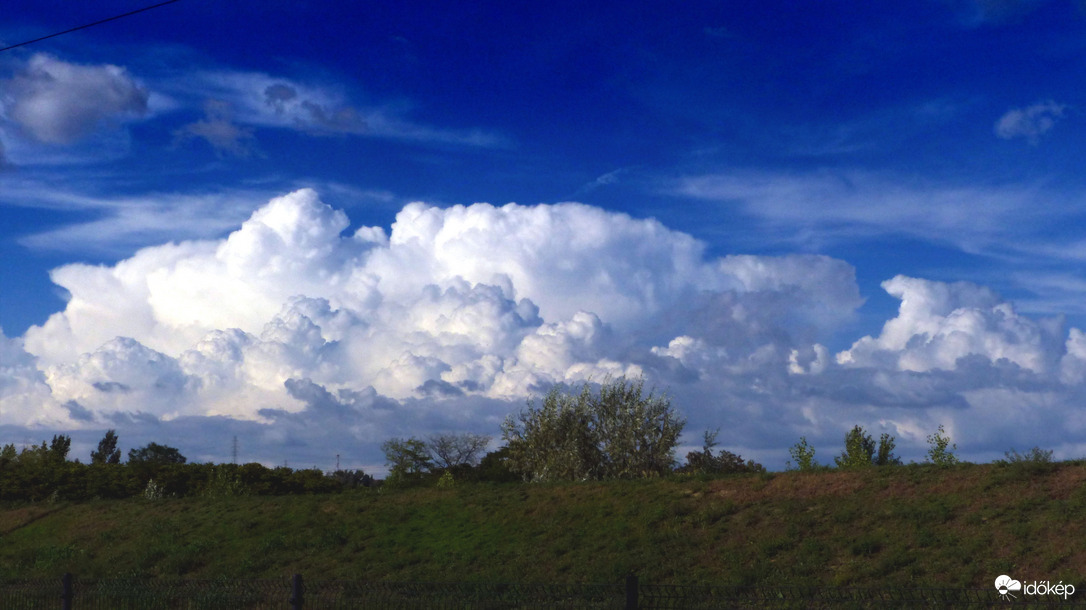 Kék ég, s zöld föld