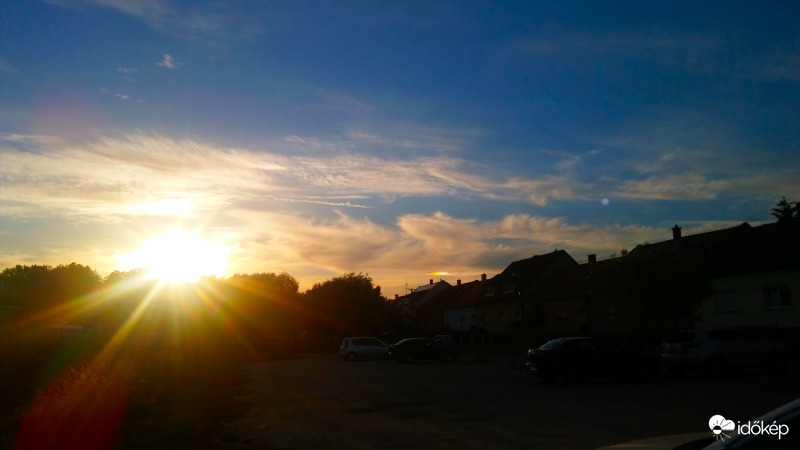 Melléknapos naplemente