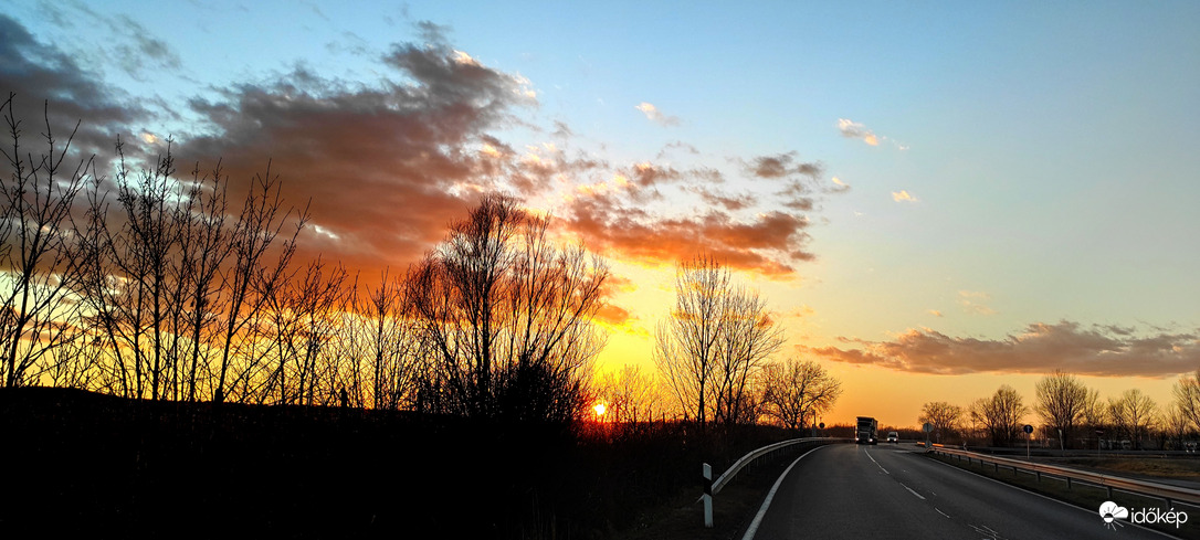 Naplemente - útközben