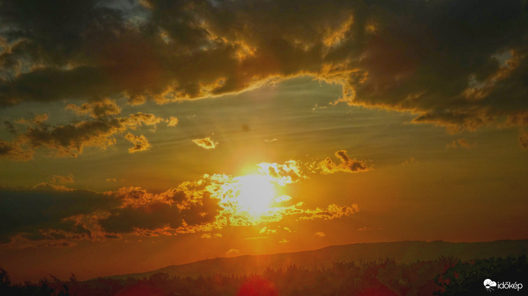 Útközben (szombaton) - vonat ablaküvegén át