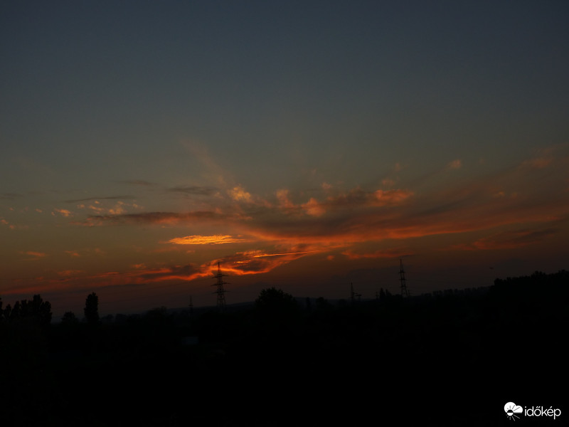 Szárnyaló naplemente