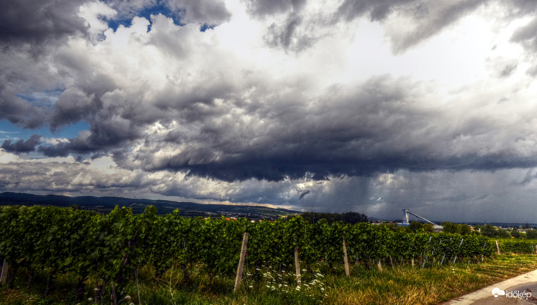 Ahol egy kicsit esik