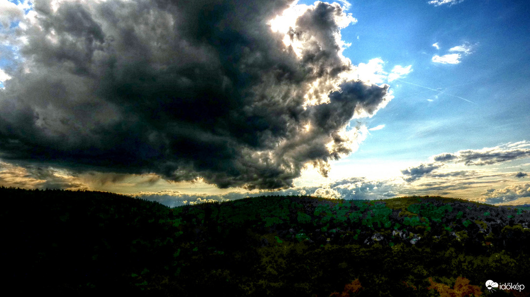 Soproni-hegység és felhői