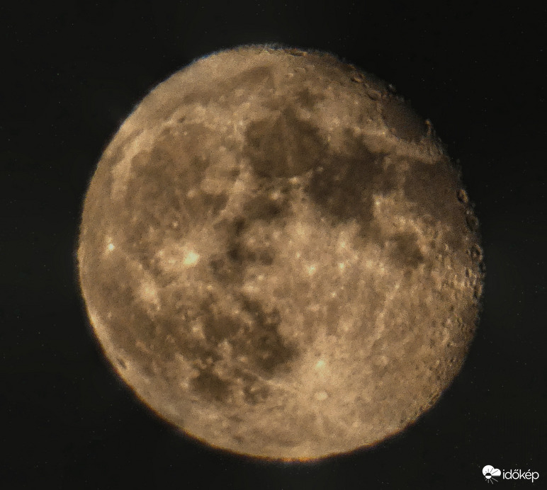 A sebhelyes arcú