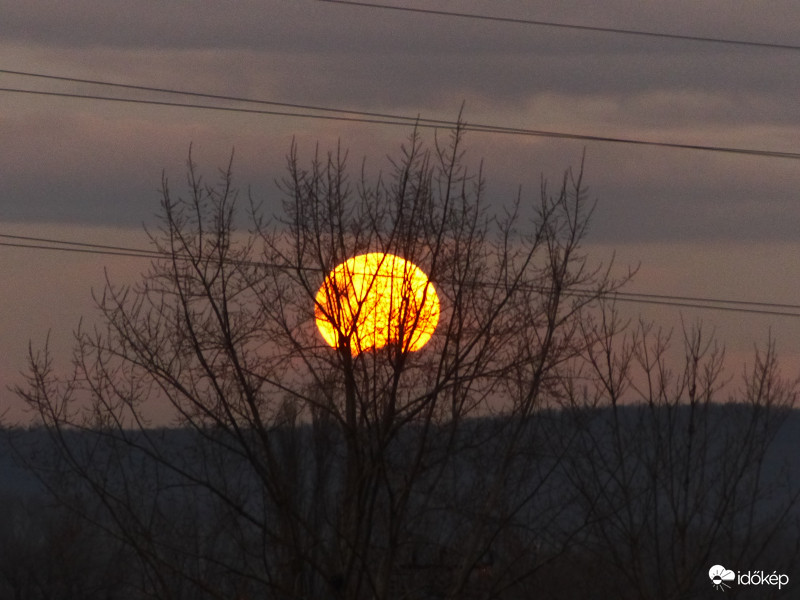 reggeli hold 7:14-kor