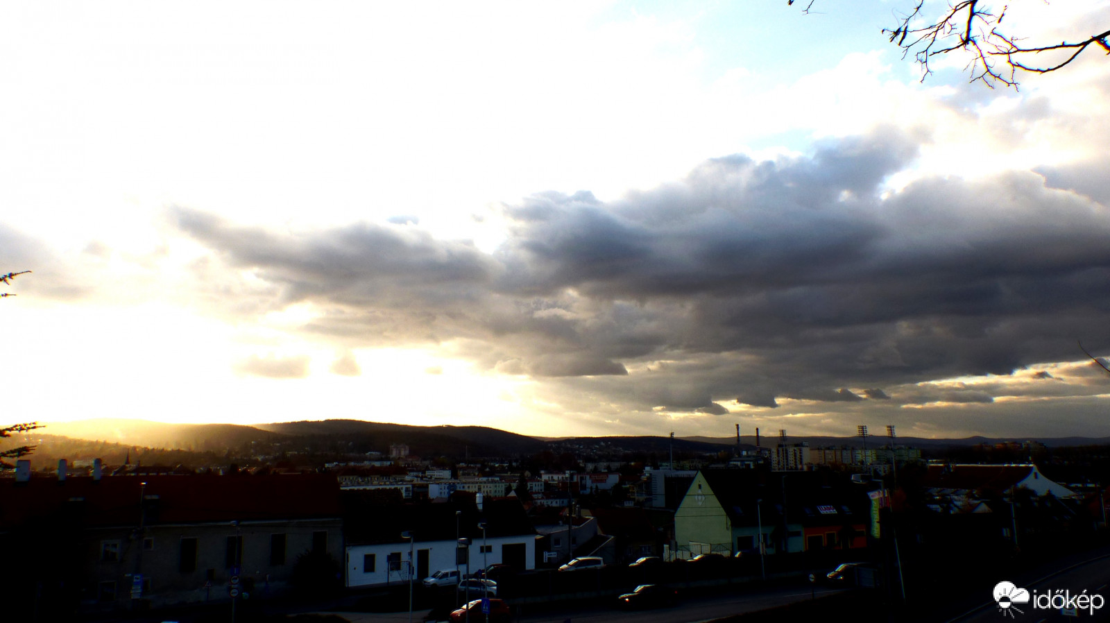 Ellenfényben