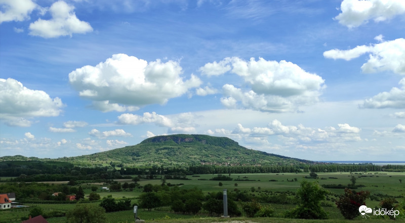 Badacsony késő tavasza 