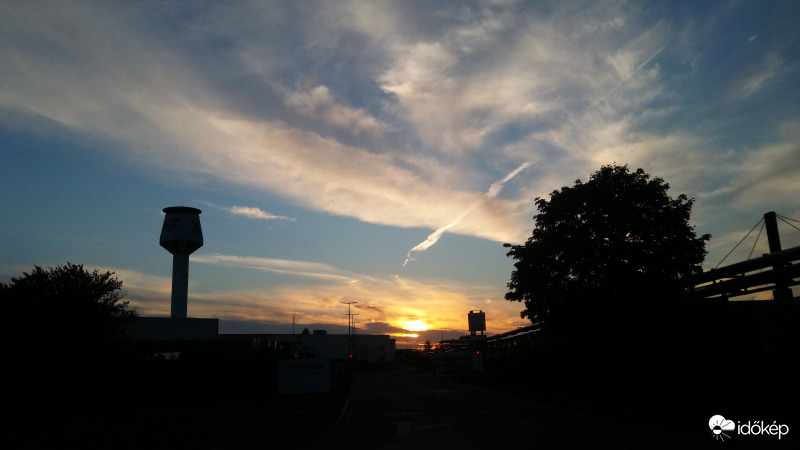 Víztornyos naplemente