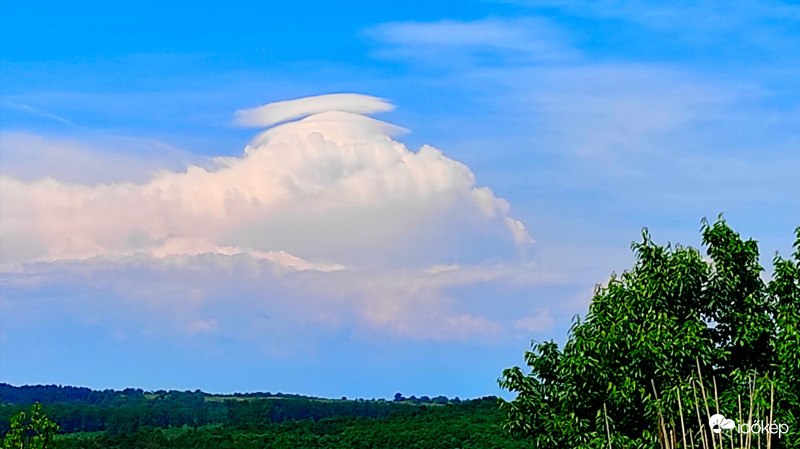Délutáni felhőtömb