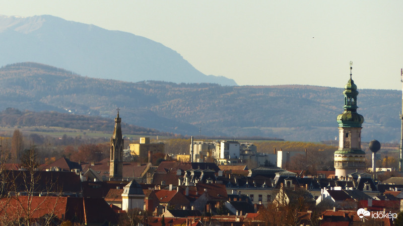 Alpokakja, őszi verőfényben