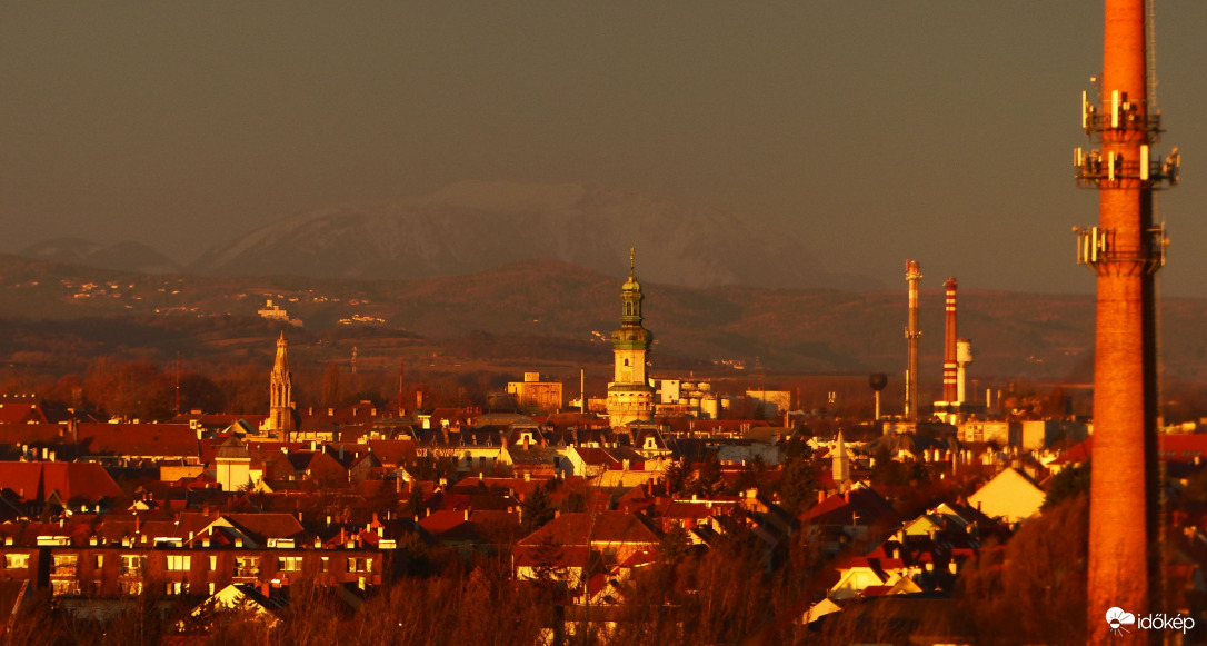 Sopron, rőt hajnalon