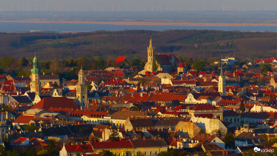 Sopron esti fényben