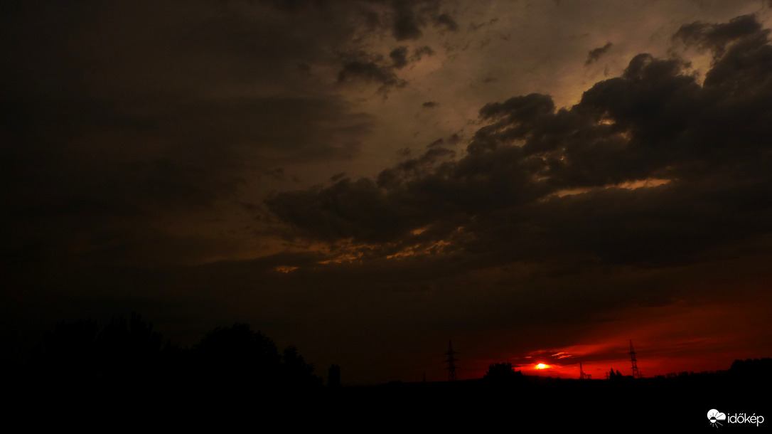 Sejtelmes naplemente