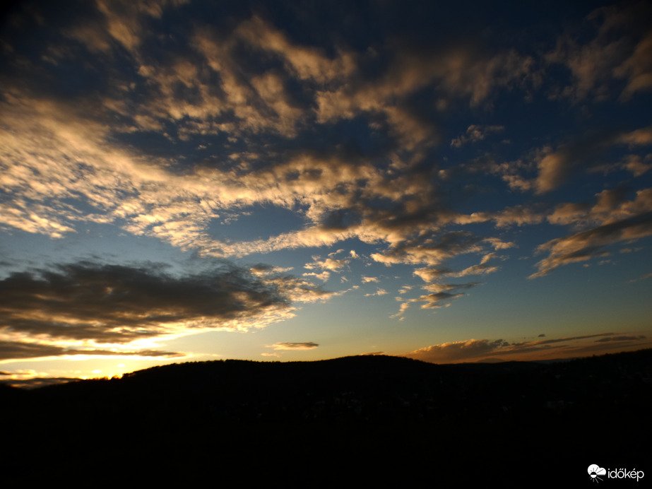 Naplemente után - telihold kelte előtt