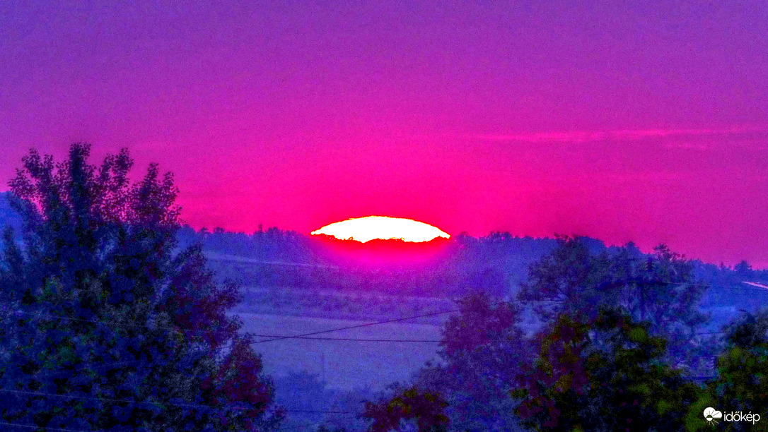 Pink-be hajló lemenet