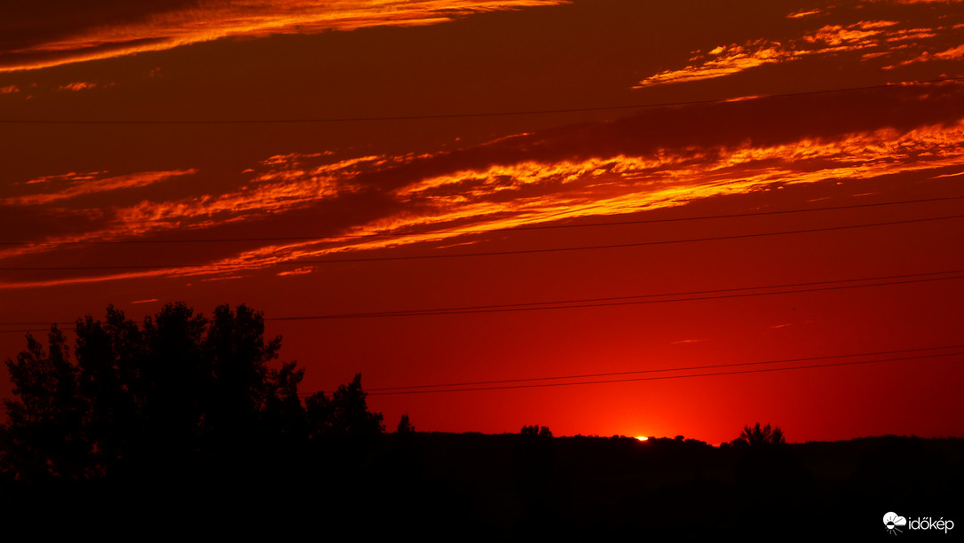 Vörös az ég alaja