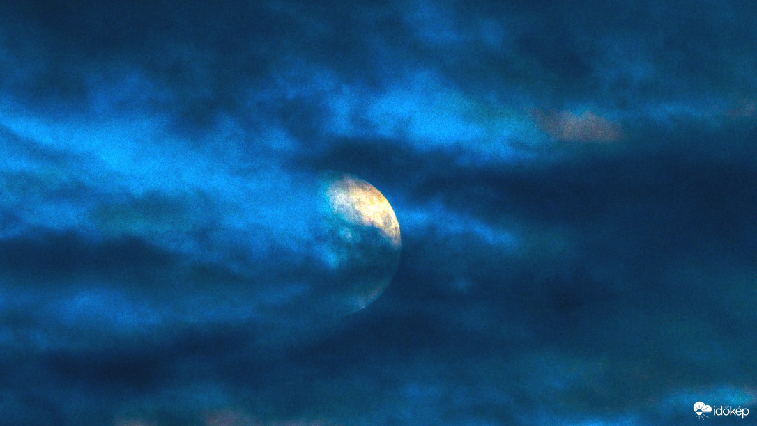 "Száguldó" félhold