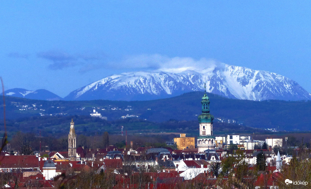 Nagypénteki panoráma, Sopronban