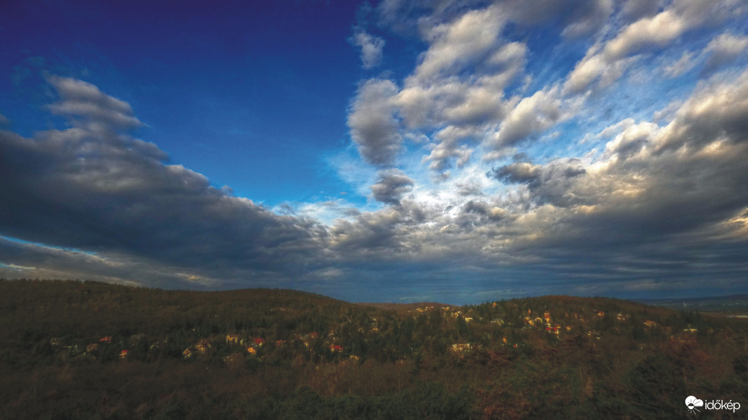 Reggeli felhősödés