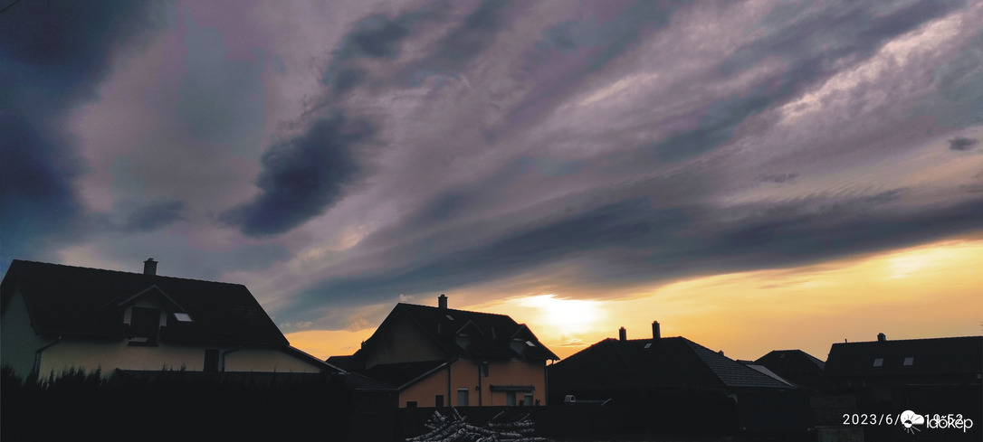 Érdekes felhőjárás