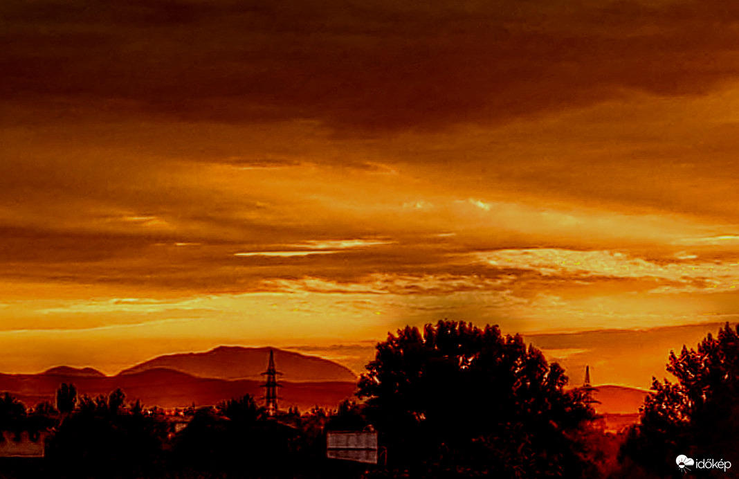 Soproni naplemente szaharai módra 